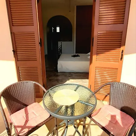 Sunny Almond Apartment Liapades